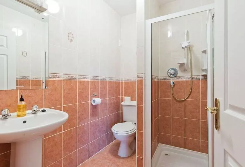 Majatalo The Hatch Cavan