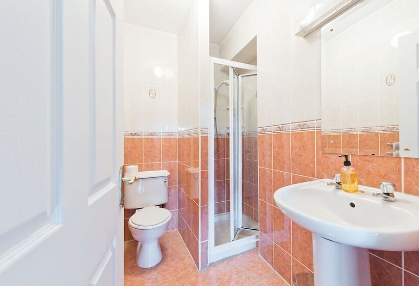 פנסיון The Hatch Cavan