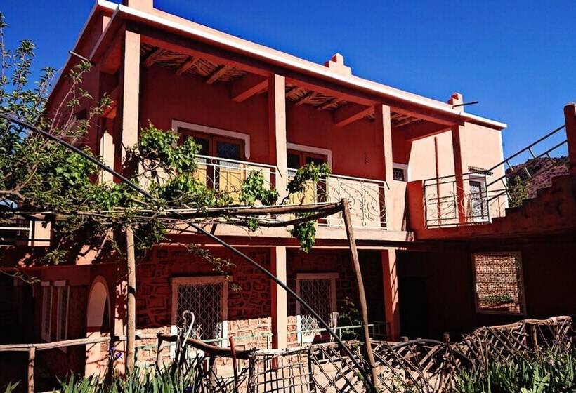 פנסיון Tighza Village