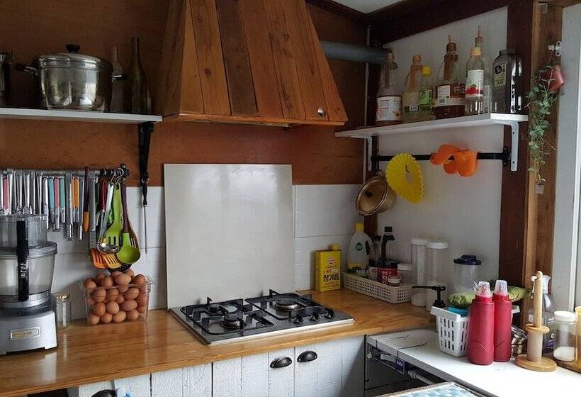 Lemon Tree Guesthouse 1 Hostel