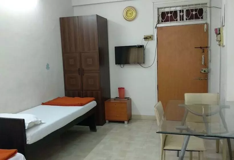 ユースホステル Mumbai Backpackers