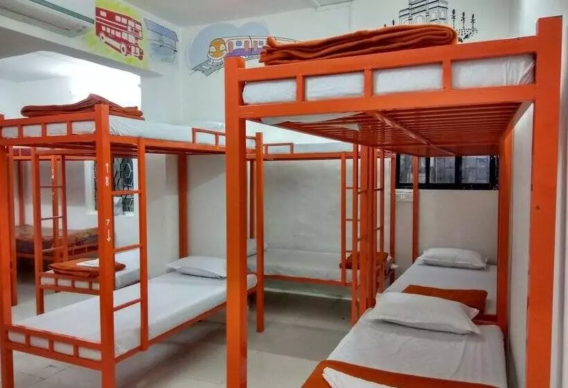 ユースホステル Mumbai Backpackers