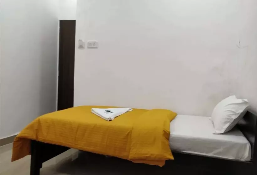 ユースホステル Mumbai Backpackers