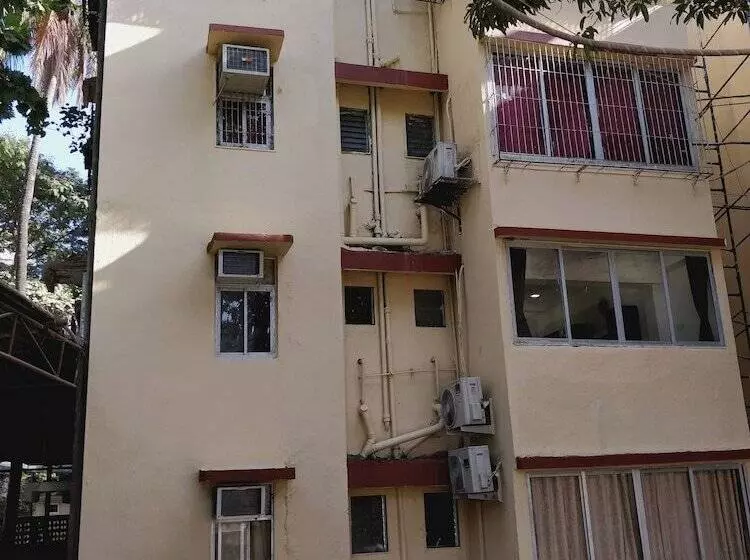 ユースホステル Mumbai Backpackers