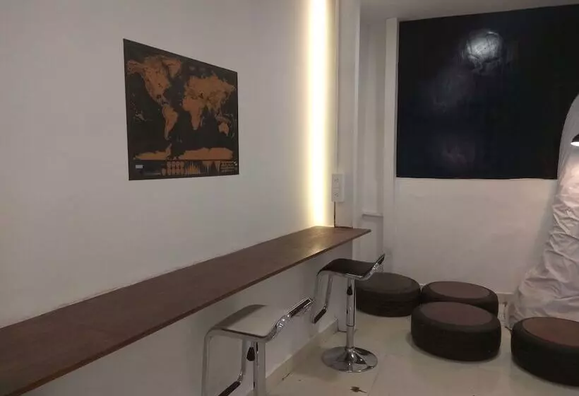 ユースホステル Mumbai Backpackers