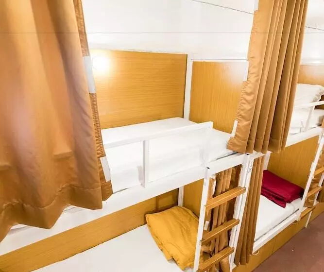 ユースホステル Mumbai Backpackers