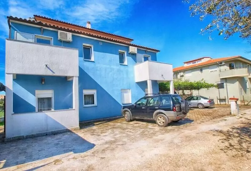 Apartments Ivo 1328