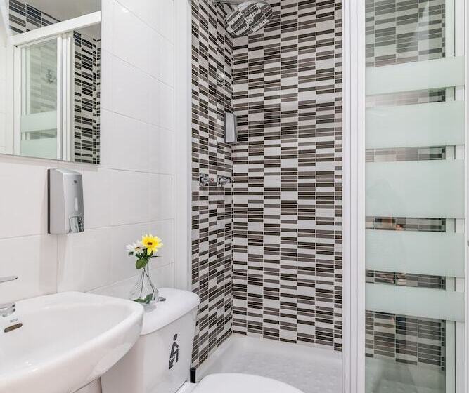 پانسیون Ayz Sierra De Meira Auto Check In Property