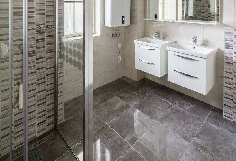 پانسیون Barbo Palace