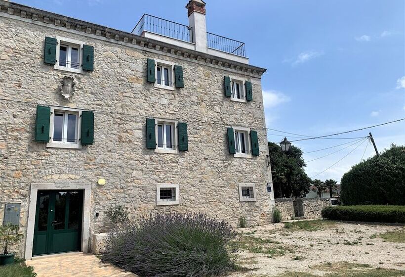 پانسیون Castello Gulich