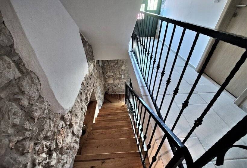 پانسیون Castello Gulich