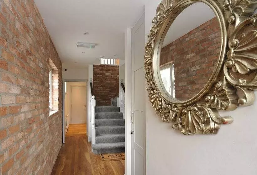 ペンション Lodge At The Old Barracks