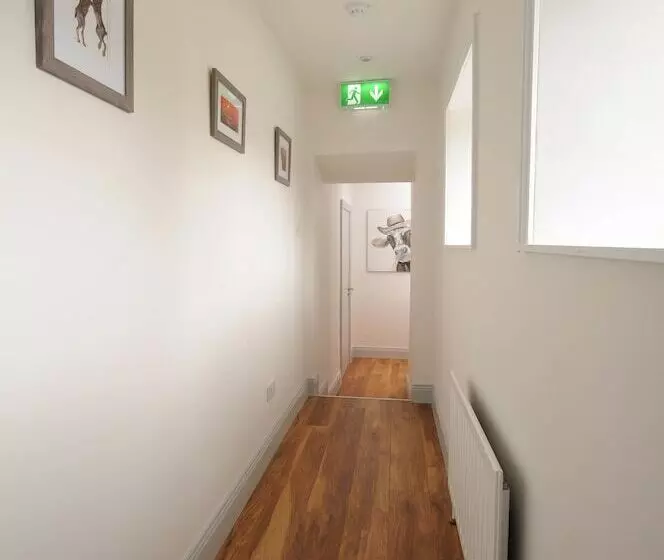 ペンション Lodge At The Old Barracks