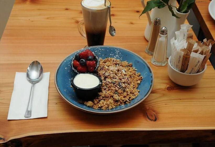 פנסיון Lodge At The Old Barracks