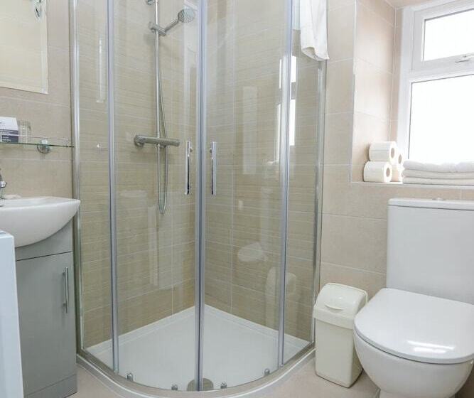 פנסיון Lodge At The Old Barracks