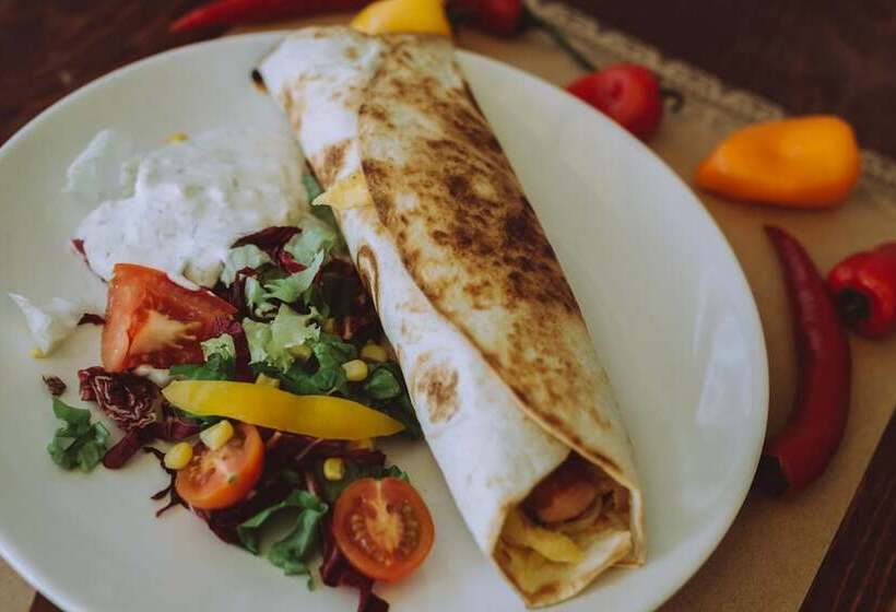 بنسيون Rooms And Apartments Emily