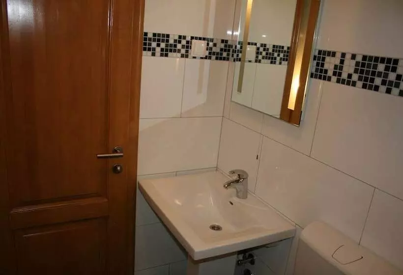 پانسیون Rooms And Apartments Emily