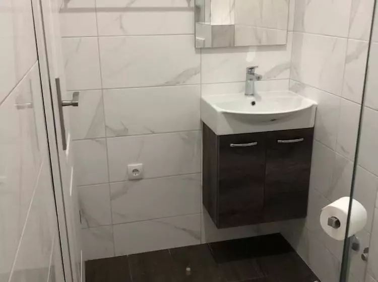 پانسیون Rooms And Apartments Emily