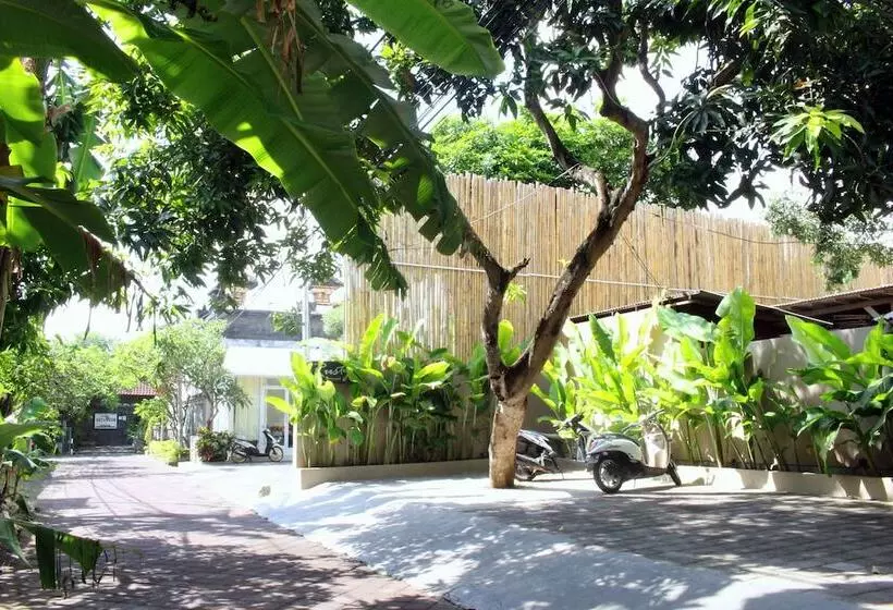 پانسیون Rusty Seminyak