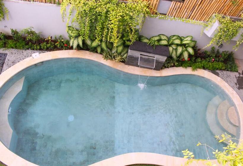 Pansiyon Rusty Seminyak