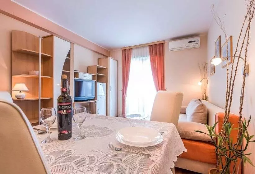 Villa Roses Apartments & Wellness