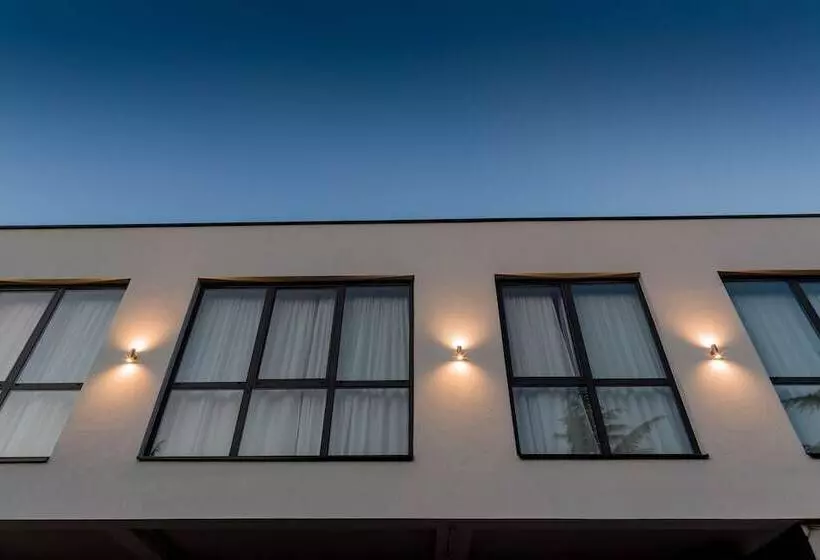 Apartments & Rooms Preelook