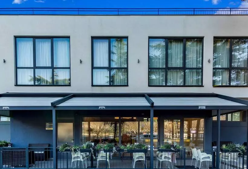 Apartments & Rooms Preelook