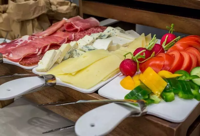 Apartments & Rooms Preelook