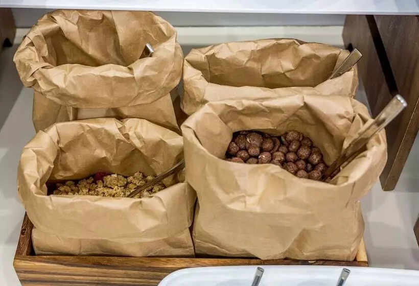 Apartments & Rooms Preelook