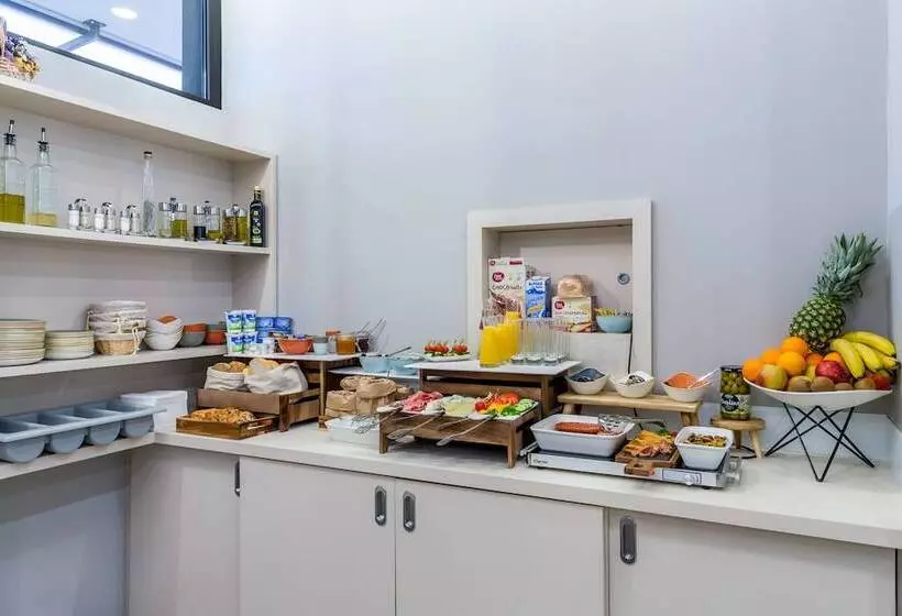 Apartments & Rooms Preelook