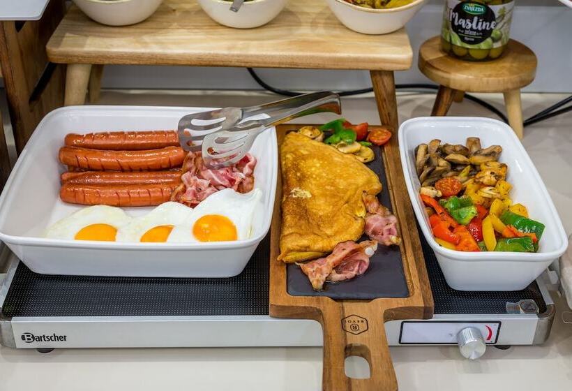 Apartments & Rooms Preelook