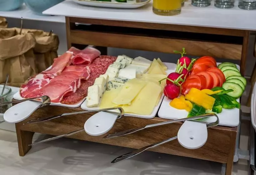 Apartments & Rooms Preelook