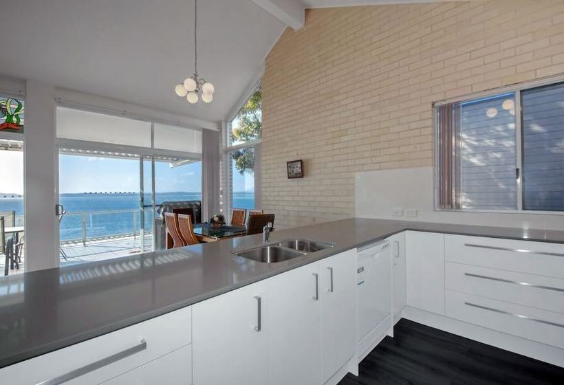 Classic View, 2/49 Victoria Parade