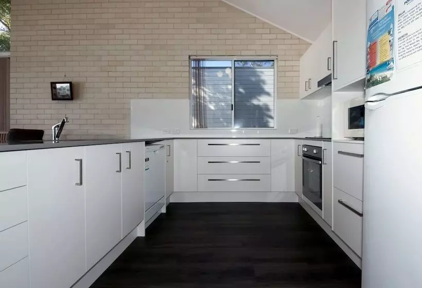 Classic View, 2/49 Victoria Parade