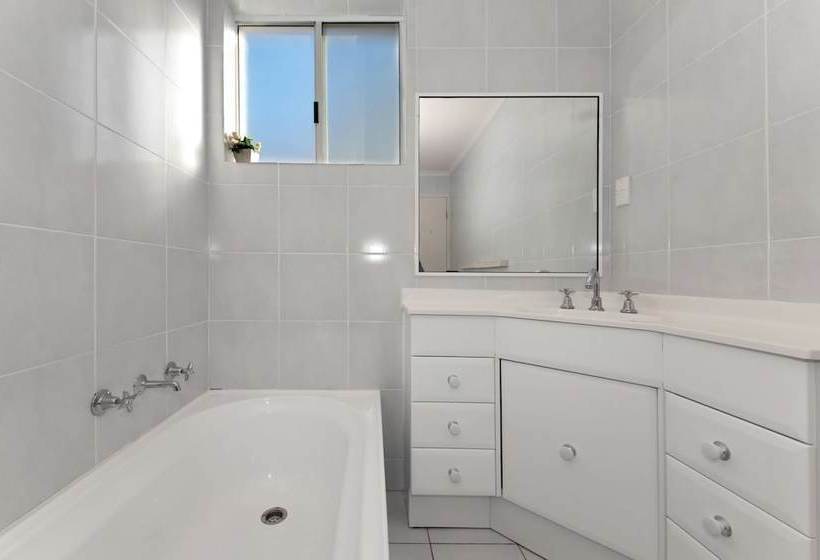 Classic View, 2/49 Victoria Parade