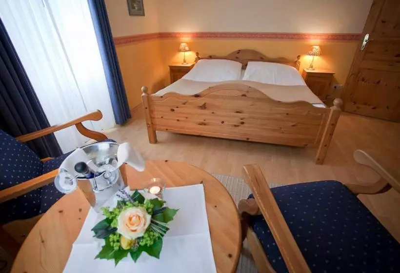 Am Heverstrom, Hotel Garni