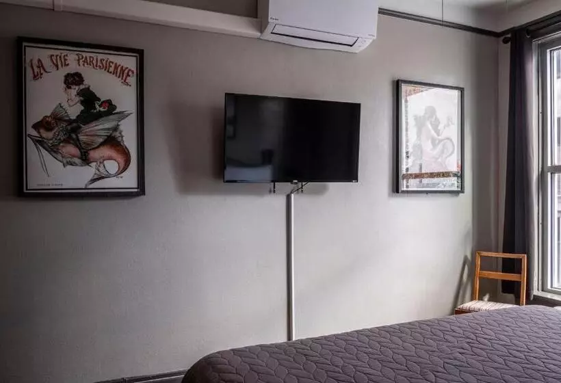 Gardner Hotel & Hostel