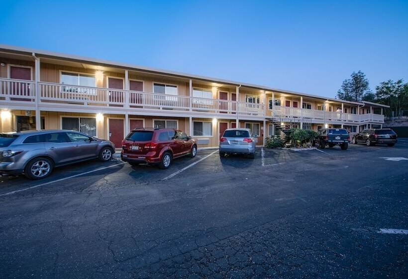 בית מלון כפרי Angels Inn