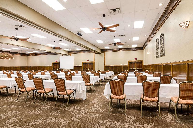 בית מלון כפרי Clarion Inn