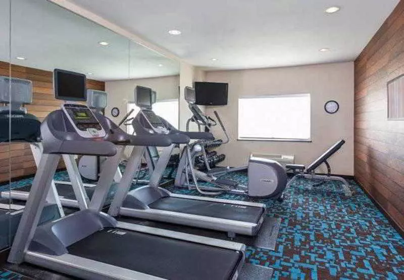 Отель Fairfield Inn & Suites Dallas Park Central