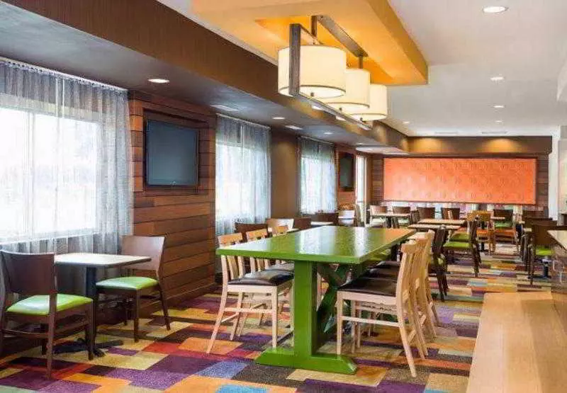 Отель Fairfield Inn & Suites Dallas Park Central