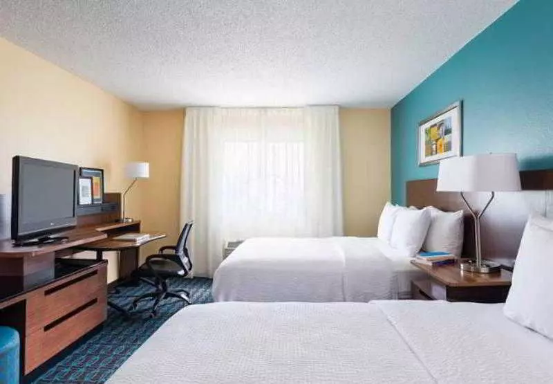 Отель Fairfield Inn & Suites Dallas Park Central