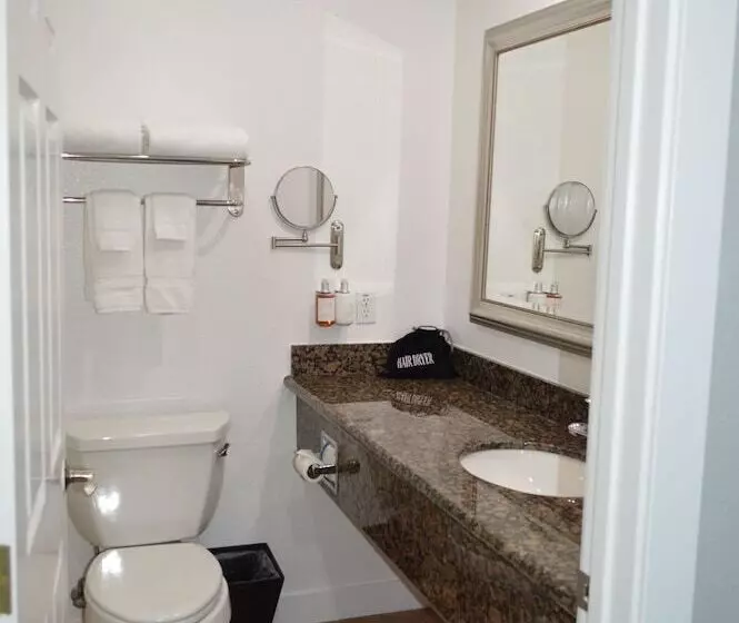 酒店 Fairview Inn & Suites