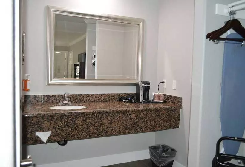 酒店 Fairview Inn & Suites