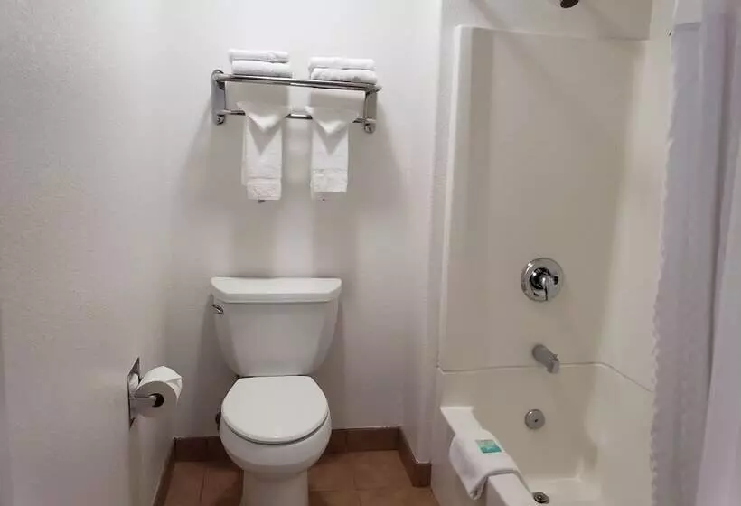 酒店 Fairview Inn & Suites