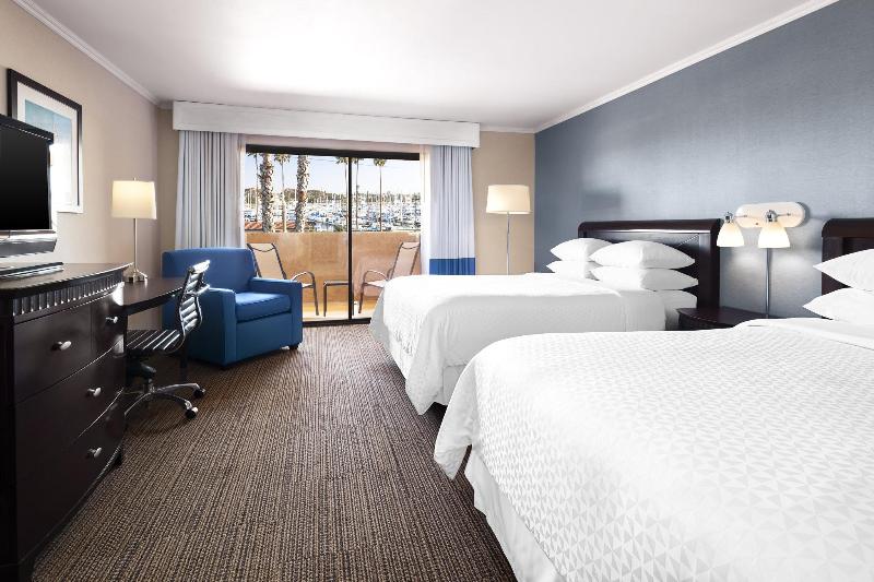 هتل Four Points By Sheraton Ventura Harbor Resort