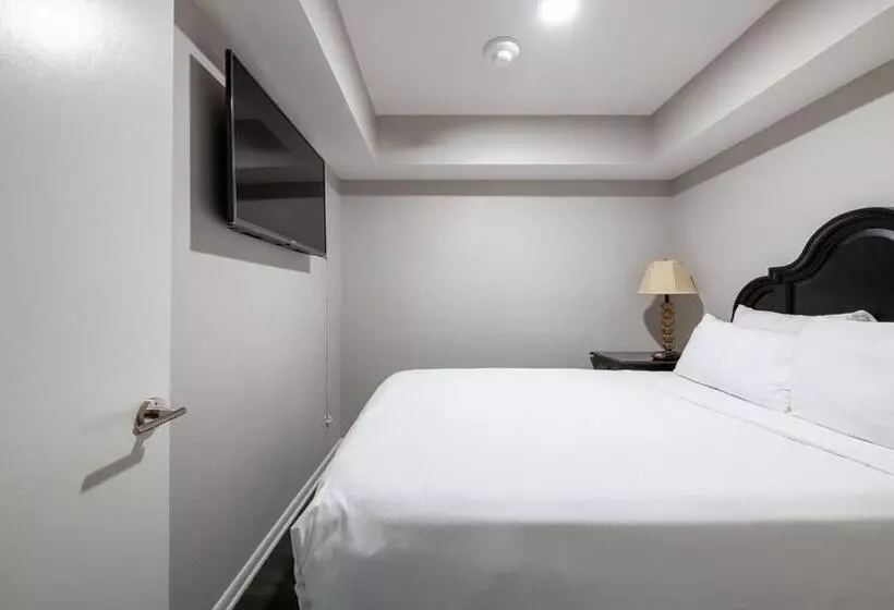 בית מלון כפרי French Quarter Suites