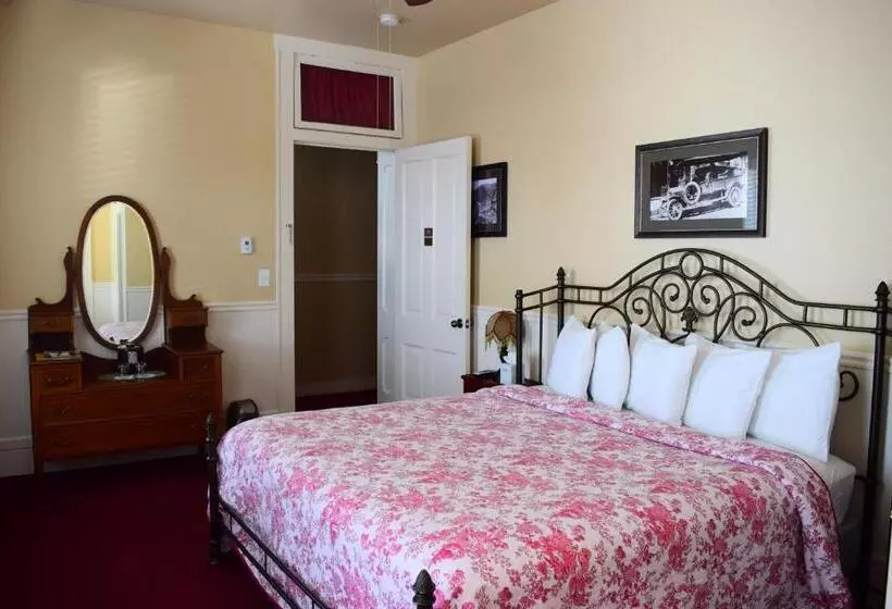 Отель Grand Imperial