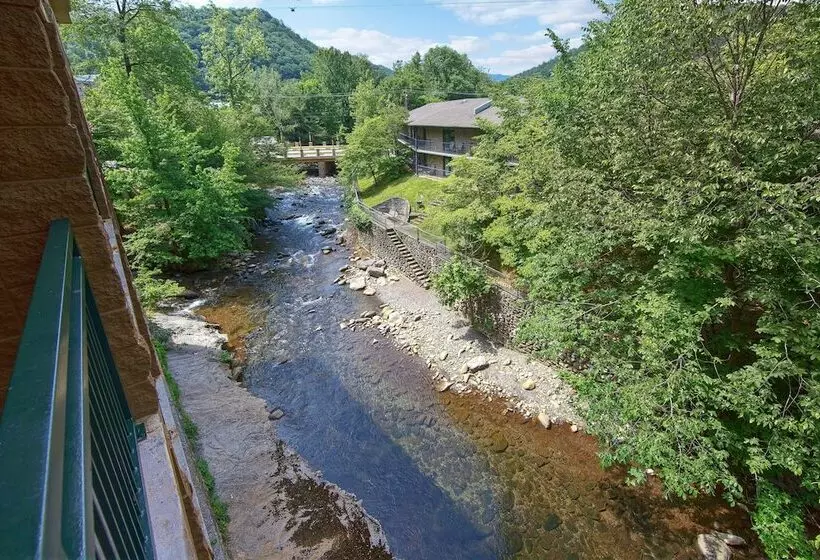 ホテル Old Creek Lodge