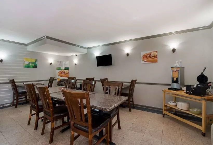 Hotelli Quality Inn Fort Jackson